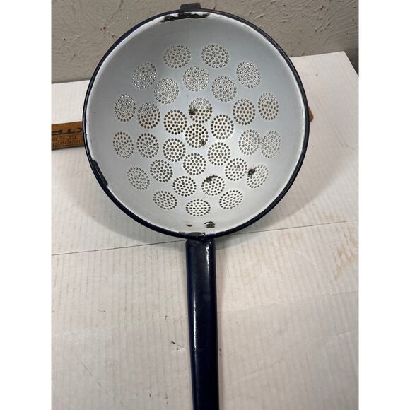 Vintage Enamelware Blue White Strainer Colander Sieve Graniteware - Picture 2 of 4